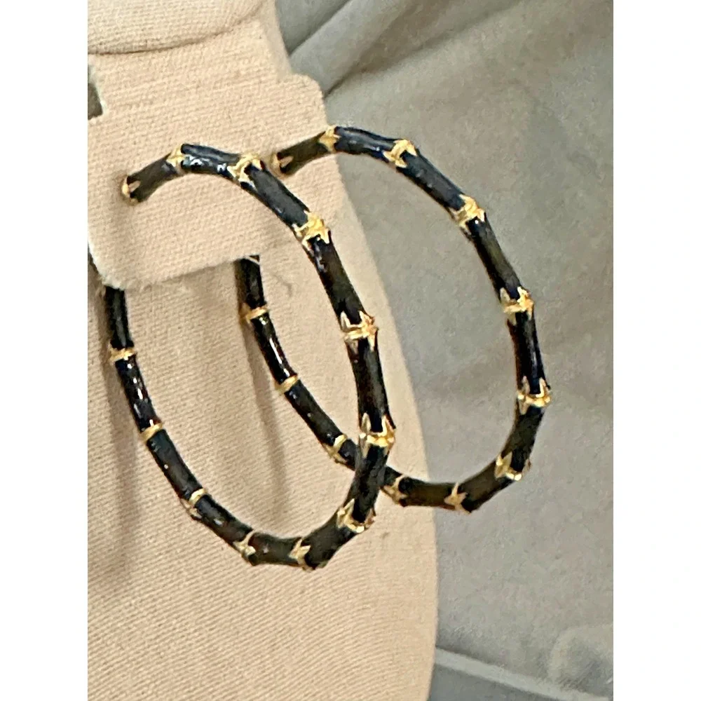 Vintage Kenneth Lane Black Enamel Gold Tone Bamboo Hoop Clip On Earrings 2.25" - Picture 2 of 9